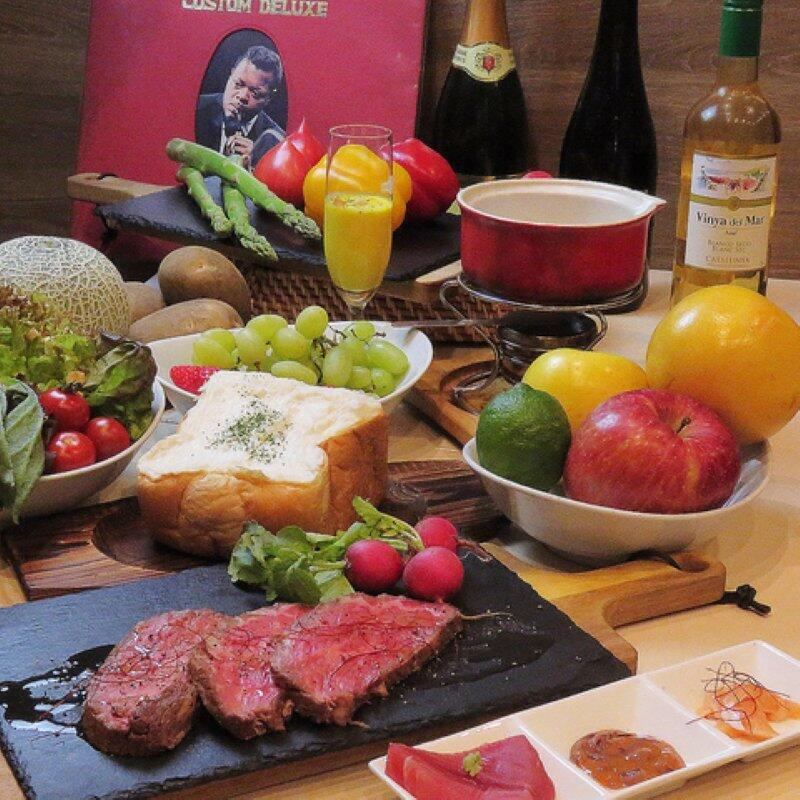 お洒落な店内で北海道直送ジンギスカンを思う存分ご堪能ください。女子会やデートにも