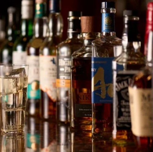 10種類以上のウィスキー、ワインをご用意。地ビールも