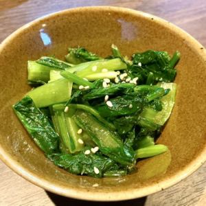 绿色蔬菜拌饭