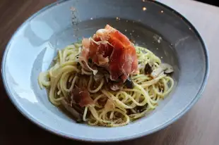 Mushroom and prosciutto peperoncino