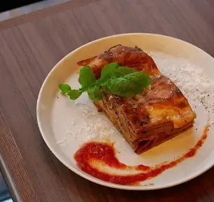 自制肉酱千层面，采用100%国产牛肉制成
