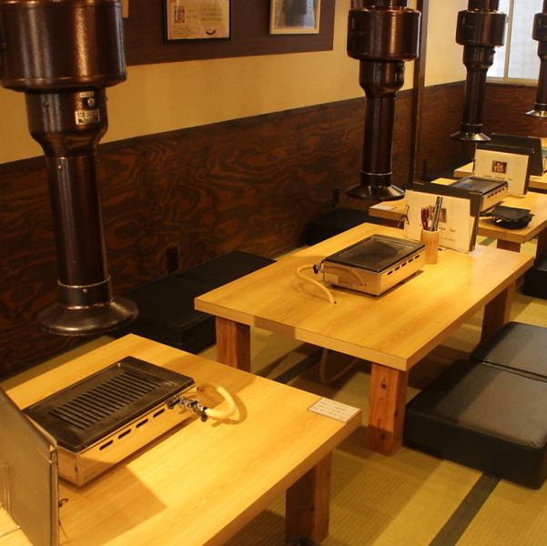 ≪和モダンでしっとり落ち着く空間を演出◎≫店内は和モダンを基調とした、心安らぐ落ち着いた雰囲気。ご家族でのお食事会はもちろん、接待や会食など大切なおもてなしの席にもふさわしい、テーブル席をご用意。デートや記念日、会社規模のご宴会など幅広いシーンに対応可能。特別なひとときを、上質な和の空間が彩ります。