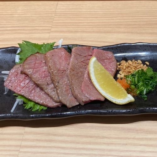 Wagyu beef tataki ● 1280 yen (1408 yen including tax)