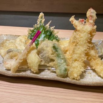 Assorted tempura ● 880 yen (968 yen including tax)