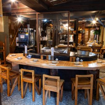 当店はカウンターのお席を6席ご用意しております。