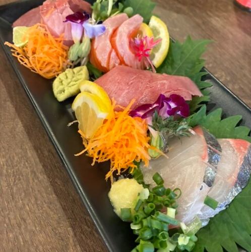 季節ごとに変わる新鮮なお刺身/お造りが自慢です♪