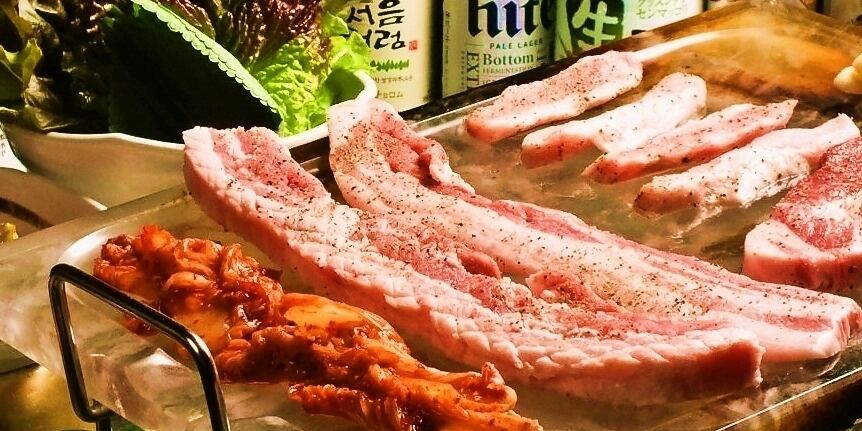 【サムギョプサル専門店】こだわりの食材と、目の前でお作りする韓国料理【豚キング】