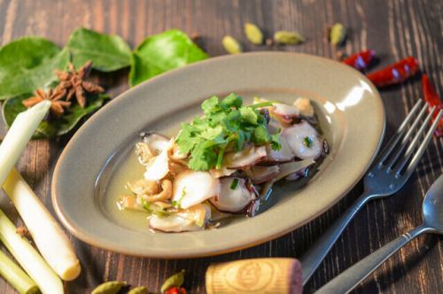 タコ と キノコ のマリネ