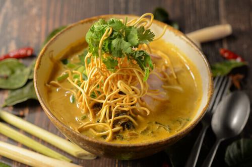 カオソーイ チェンマイ風ココナッツカレーヌードル