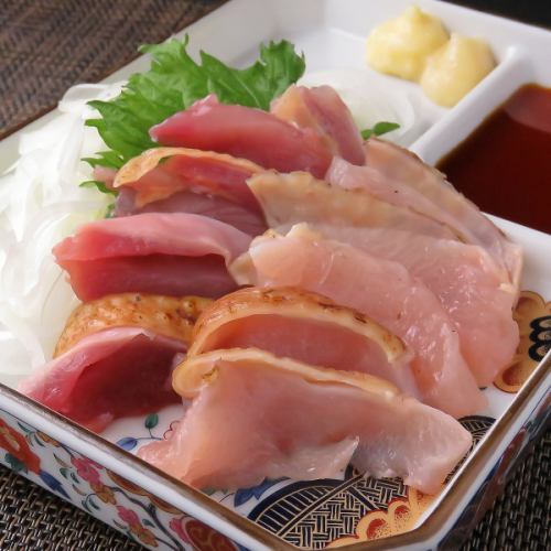 新鲜的鸡肉生鱼片♪各种鸡腿和鸡胸肉