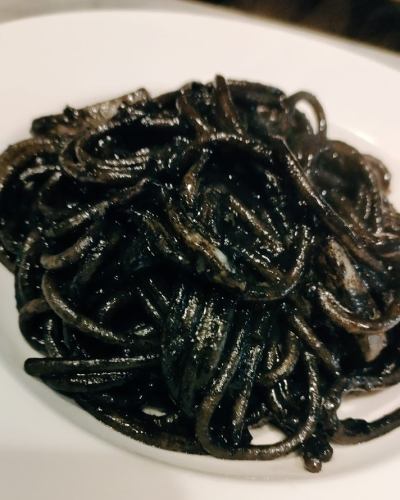 イカ墨のスパゲッティ