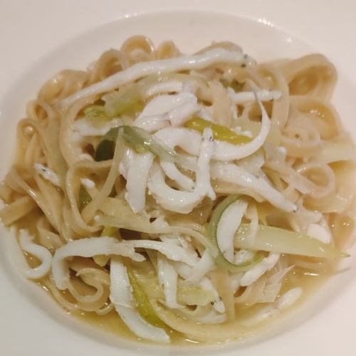 しら魚と菜花のタリオリーニ