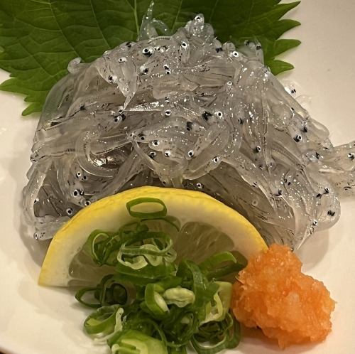 ホタテヒモチャンジャ/クリームチーズ醤油漬け/タコワサ/梅クラゲ/ドロメポン酢/トリ皮ポン酢/鯛の子旨煮
