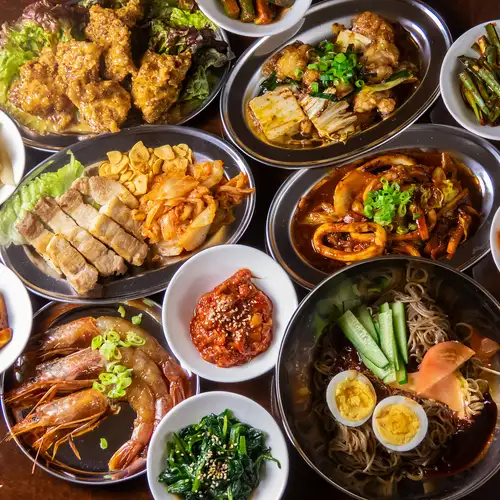 こだわりの韓国メニュー充実の店！お気に入りの一杯と☆