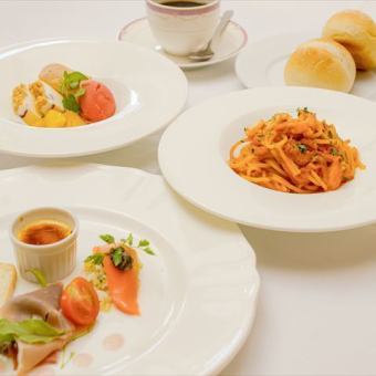 Pasta course with strawberry dolce buffet \1800~