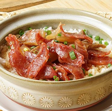腸詰と干し豚バラ土鍋ご飯 価格:￥1780