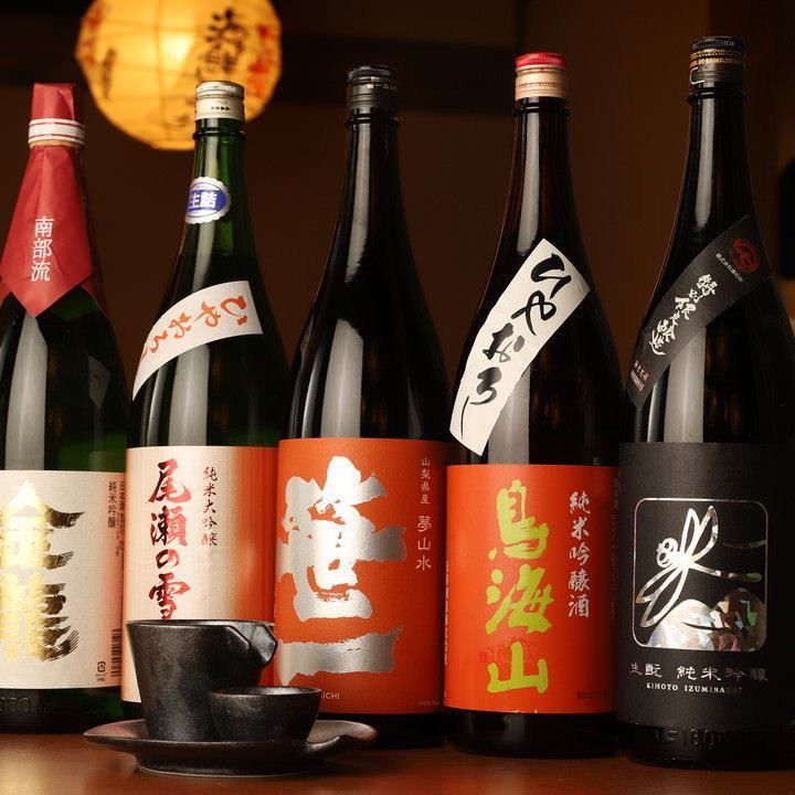 美味的日本酒搭配美味的食物！我們還提供多種當地酒和正宗的燒酒。