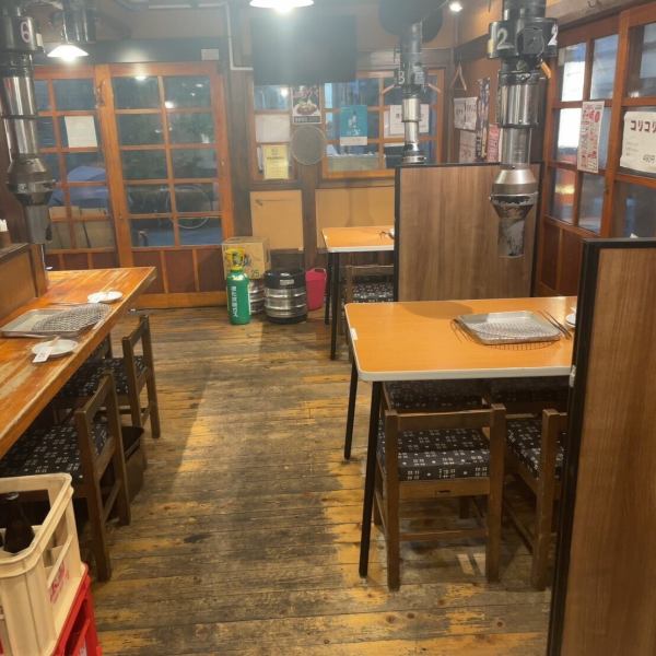 【一軒家居酒屋】1階はテーブル席をメインに配置。過ごしやすい和空間です。ご家族でのお食事にもおすすめ！