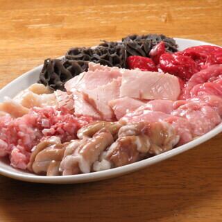 炭火で楽しめる本格的焼肉!ホルモン取扱量NO.1☆
