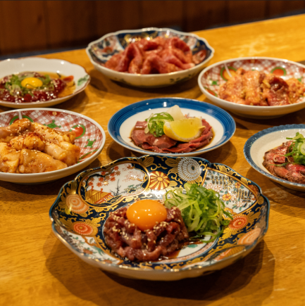 신송 연회! 본격 숯불 불고기 5500 엔! ★ 120 분 음료 무제한 코스 ● 전 11 품