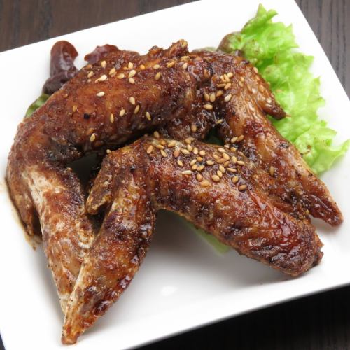 Fried chicken wings (3)