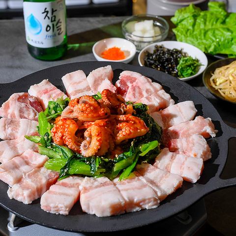 The classic samgyeopsal and the currently popular jukmi samgyeopsal are very popular♪