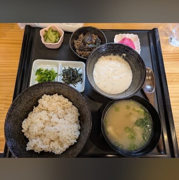 奈良で自然薯を味わえる店は他になし！特製のダシと共に毎朝手間暇かけてすり下します