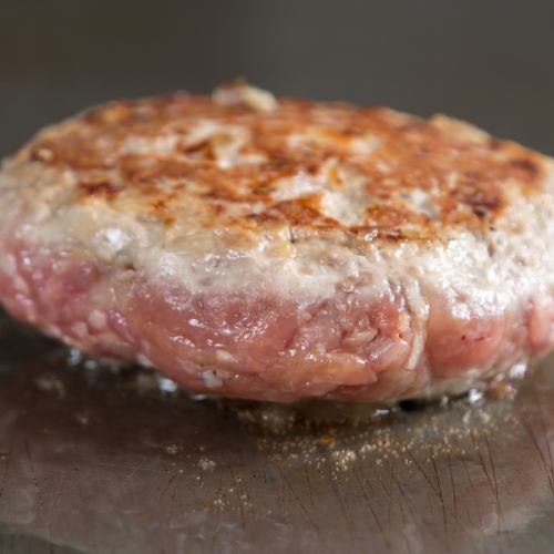 肉料理と粉ものが楽しめる