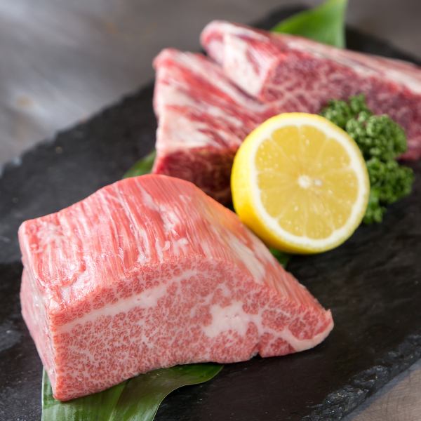 ハンバーグ、ステーキなどお肉料理も豊富1