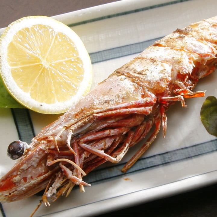Grilled jumbo shrimp with salt