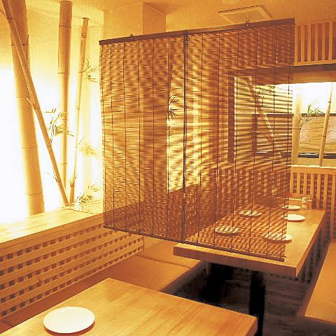 [Private room for 4 to 12 people] Use a partition to create a slightly more stylish space♪ We have private rooms for 2 to 3 people and tatami mats for up to 30 people to suit the scene! [ Completely private room Izakaya Tatami room Horigotatsu Seafood Wagyu Meat Teppanyaki Kobe Sannomiya Banquet】