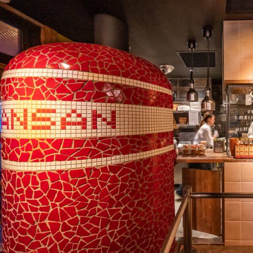 VANSAN 的披萨是手工制作、烤箱烘烤的披萨。