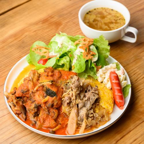 とやま和牛＆彩り季節野菜の特製トマトソースオムライス