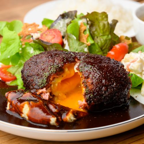 【ランチ限定・黄金とろたまハンバーグ】　ライス＆スープセット