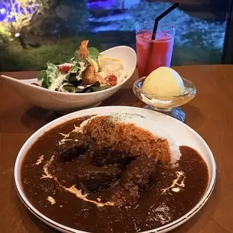 とやま和牛の贅沢ハヤシライスディナーセット