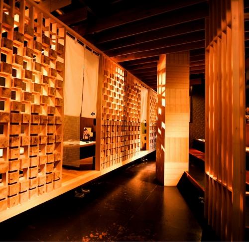 <p>Based on the concept of &quot;making everyday life special&quot;, the interior of the izakaya is designed to give you a feeling of comfort while valuing the comfort of the izakaya.</p>