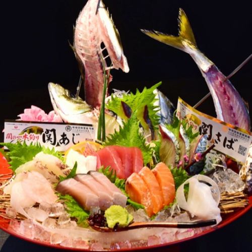 Directly from Saganoseki ◆ Assorted sashimi including Seki horse mackerel and Seki mackerel