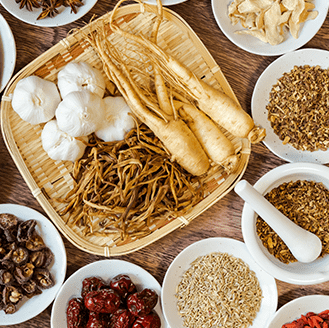 薬食同源をコンセプトに食べて美味しい、体に嬉しい本場韓国家庭料理をお届します。薬食同源とは、食べるものすべてが薬となり、健康維持に役立つものという考え方です。