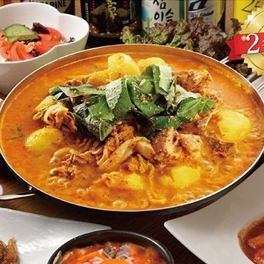 4종류에서 선택할 수 있는 한국 냄비×인기 한국 요리 만끽 코스【120분 음료 무제한 포함】 4480엔(부가세 포함)