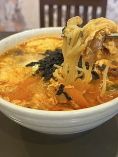 🍜【ユッケジャンラーメンが人気!】