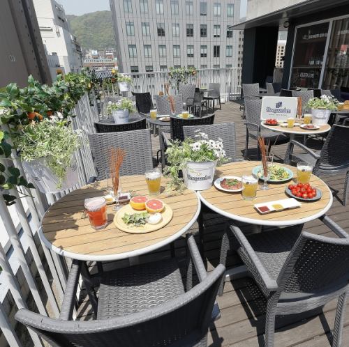 How about enjoying a resort-style meal on the terrace on the top floor of the building? In the summer, a BBQ plan is also available, so you can enjoy Belgian beer while feeling the cool night breeze.I want to be fashionable, even on a date ◎