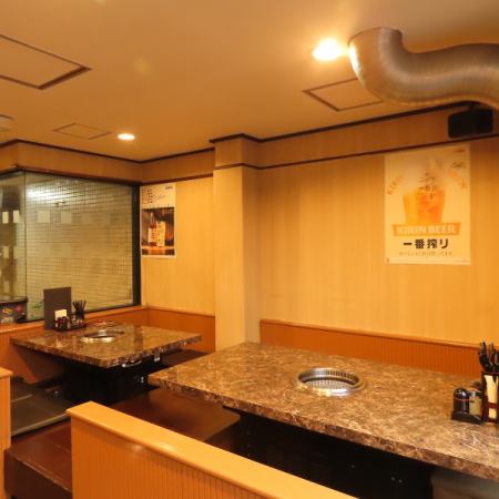 内装がおしゃれな店内で料理をご堪能下さい!