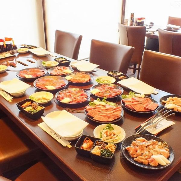 It is a spacious space that can be relaxed even with a large number of people ☆ It is possible to reserve a delicious meat even for a family or a couple, as well as for a party with a large number ♪ Please feel free to contact us ♪