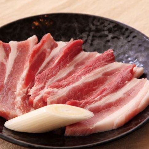 Lunch is also available! A5 Kuroge Wagyu beef directly from a butcher shop is offered at a great value.