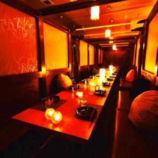 【池袋 居酒屋 個室】池袋店は内装に強いこだわりをもちお客様に少しでも非日常空間を味わってもらうことをコンセプトに店づくりをおこなっております★誕生日・記念日にはデザートプレートはもちろん写真撮影もサービスもあり大変好評を頂いております!!池袋で居酒屋をお探しの際は是非とも◆個室居酒屋 蓮火　池袋店◆