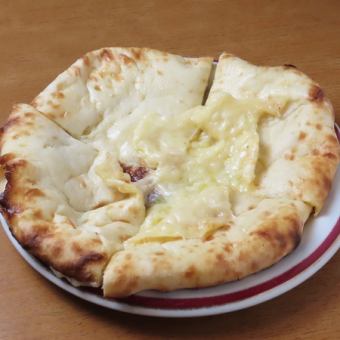 チーズナン