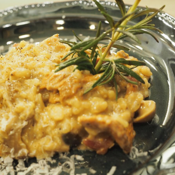 ◆◇이탈리아의 쌀을 사용! 일품 "포르치니 버섯과 빵 체타의 리조토"\2,200(세금 포함)◇◆