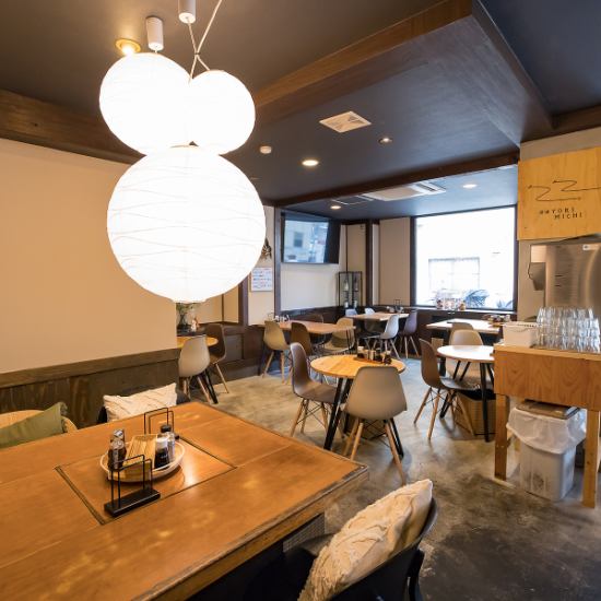 【南森町駅より徒歩4分】アットホームでおしゃれな店内です♪