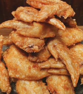 Brocken chicken wings from around the world (7 servings)