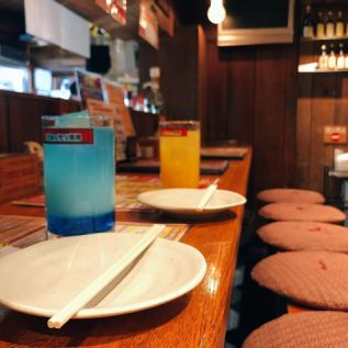 [Counter Seats] Enjoy the conversation with the staff. The counter seats are special seats only for adults! One person is welcome! A cup of friends with hearty mind! Great for dating ◎ You will want to visit again and again, comfort Good tavern.Please feel free to drop by anyone♪